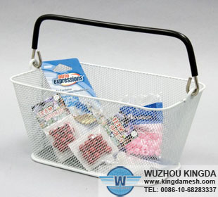 Wire mesh basket with handle