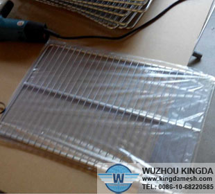 Flat stainless mesh cooling rack