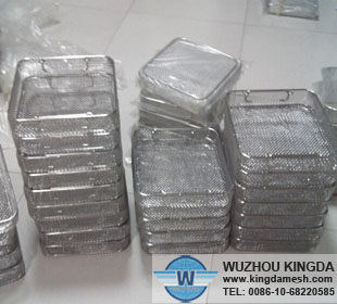 Wire mesh stacking trays