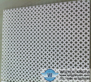 Decorative metal mesh screen