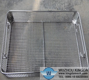 Sterilizing tray with handles
