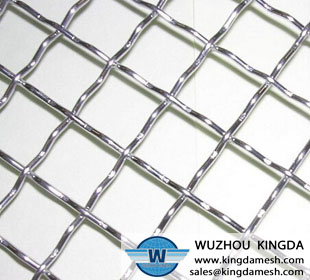 Plicated wire mesh