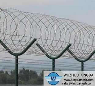 Razor barbed wire coil