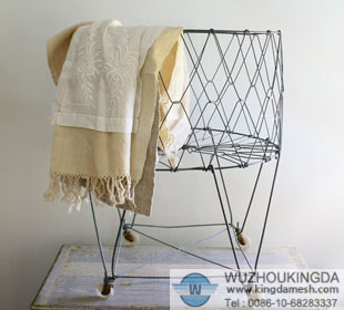 Wire laundry basket