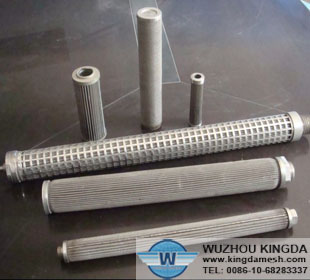 Pleated filter element