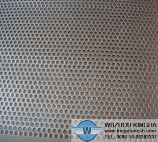 Perforated flat plate